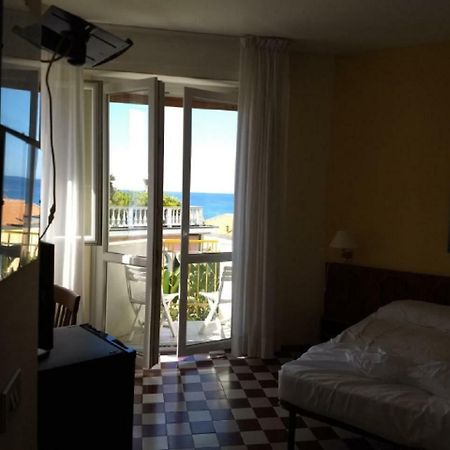 Hotel Della Punta Bordighera Buitenkant foto