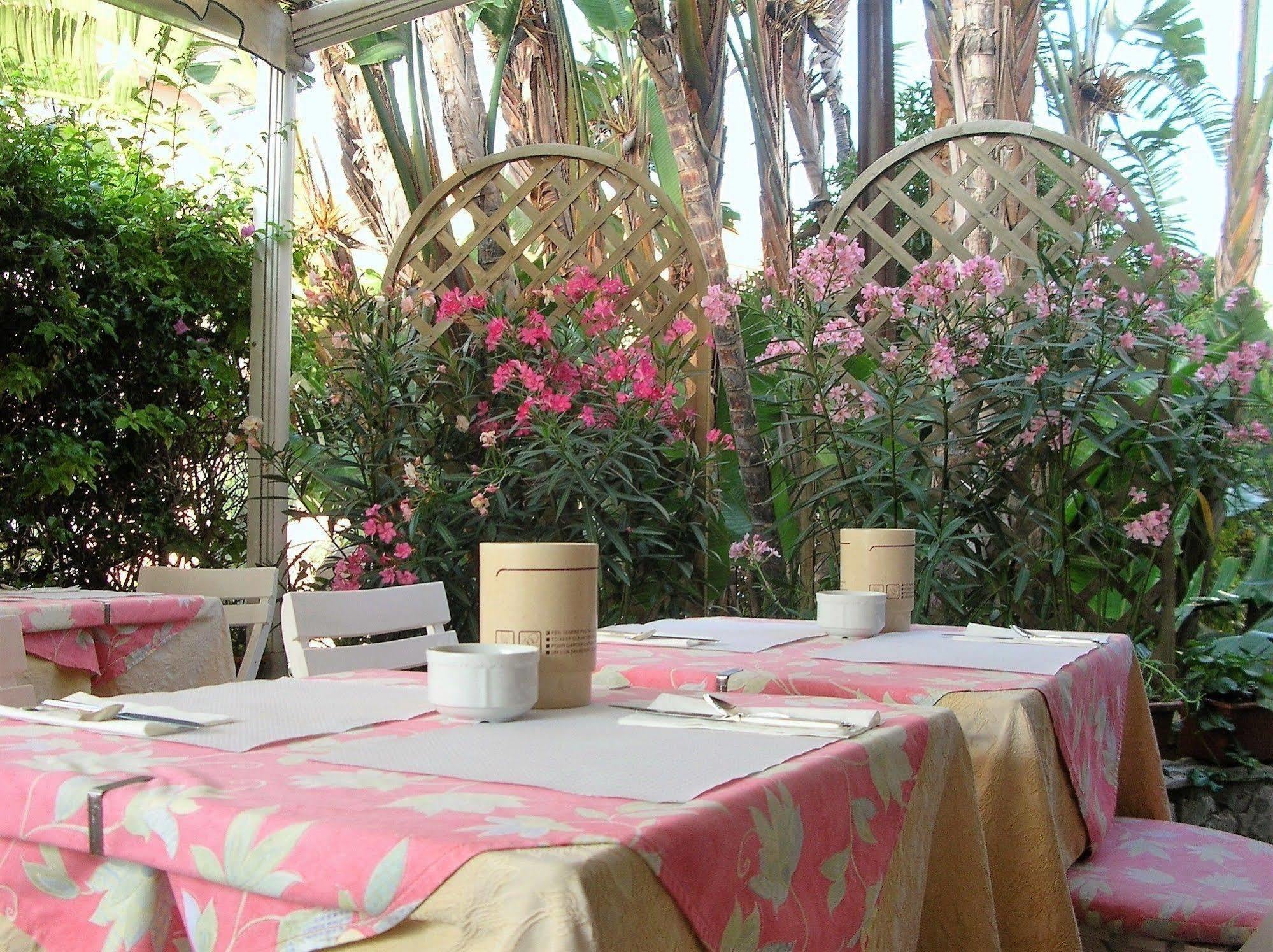 Hotel Della Punta Bordighera Buitenkant foto