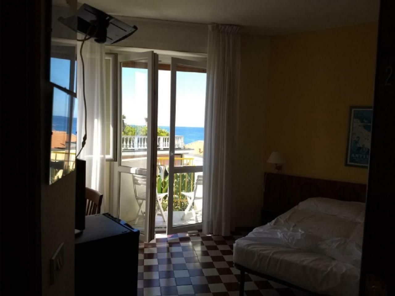 Hotel Della Punta Bordighera Buitenkant foto